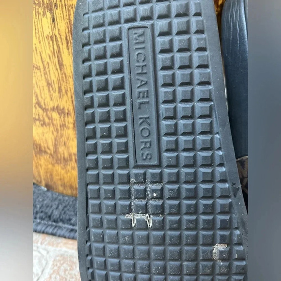 Michael Kors Unisex Men Women Logo sandals slides size 9 - Picture 9 of 16